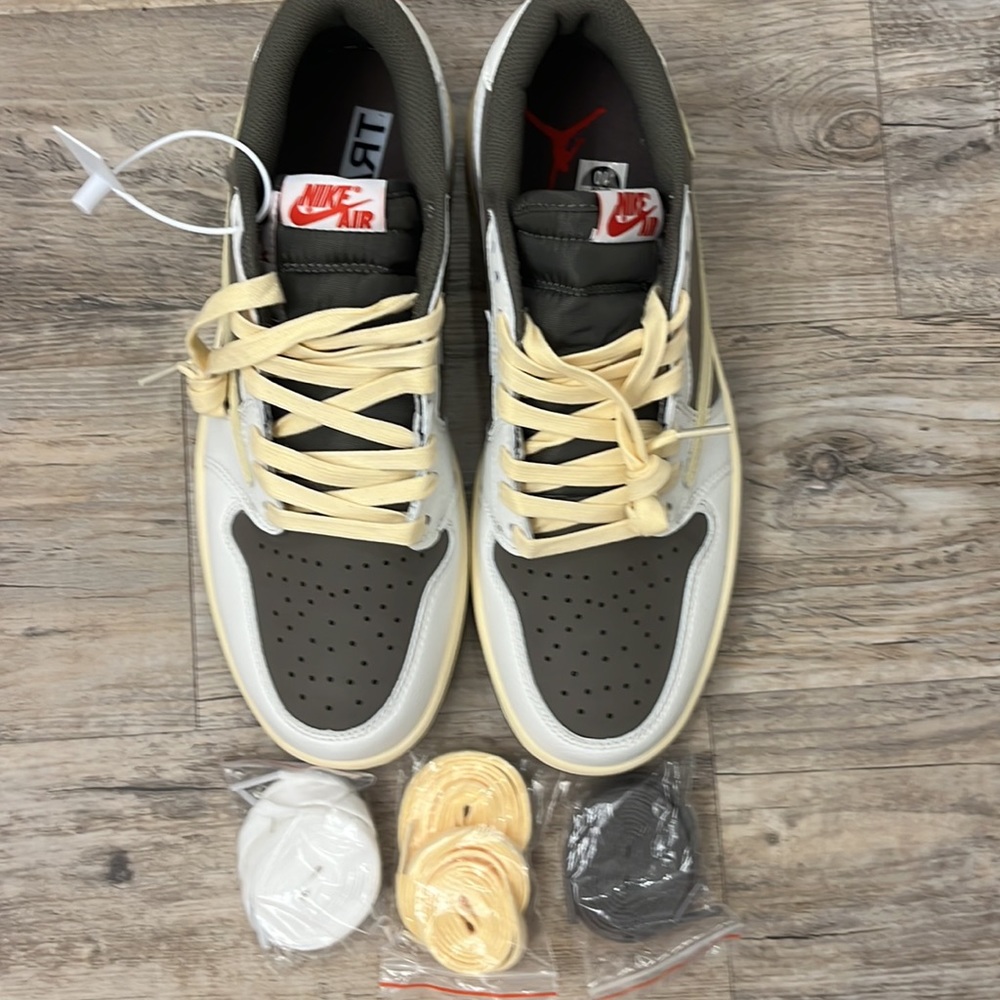 NWT  NIKE AIR JORDAN LOW OG REVERSE MOCHA